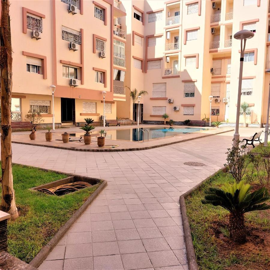 Appartement Pour Familles En Residence Avec Piscine Et Wifi Marrakesh Bagian luar foto