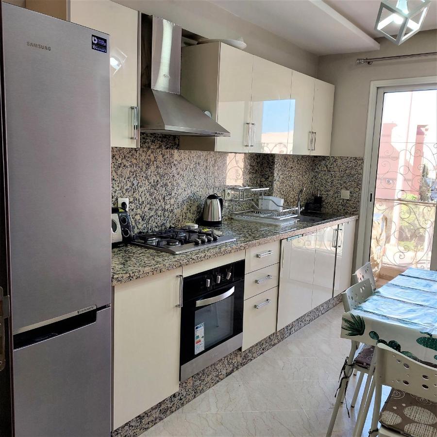 Appartement Pour Familles En Residence Avec Piscine Et Wifi Marrakesh Bagian luar foto