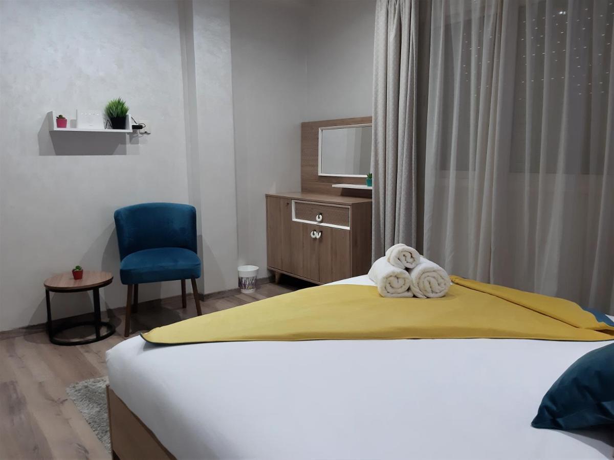 Appartement Pour Familles En Residence Avec Piscine Et Wifi Marrakesh Bagian luar foto