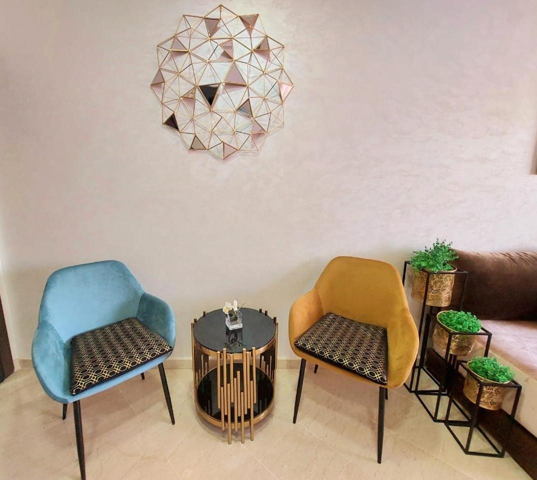 Appartement Pour Familles En Residence Avec Piscine Et Wifi Marrakesh Bagian luar foto